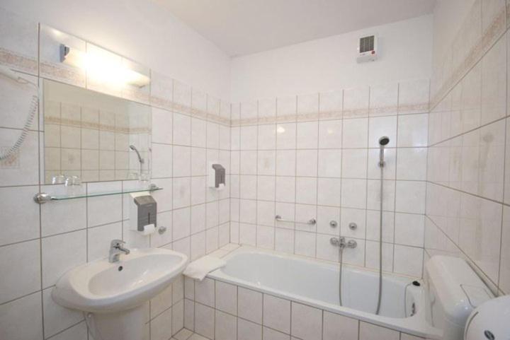 Sunset Motel Szombathely Bilik gambar
